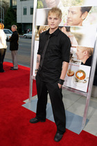 Toby Hemingway : toby_hemingway_1260777855.jpg