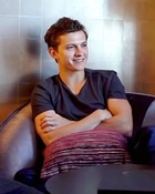 Tom Holland : tom-holland-1594313166.jpg