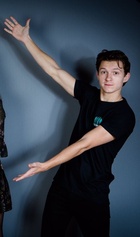 Tom Holland : tom-holland-1637174956.jpg