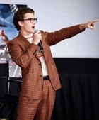 Tom Holland : tom-holland-1637623981.jpg