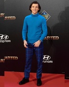 Tom Holland : tom-holland-1644611104.jpg