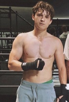 Tom Holland : tom-holland-1647633270.jpg