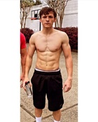 Tom Holland : tom-holland-1663880165.jpg