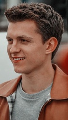 Tom Holland : tom-holland-1694288278.jpg