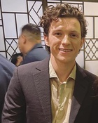 Tom Holland : tom-holland-1700580215.jpg