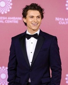 Tom Holland : tom-holland-1727799265.jpg