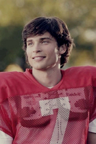 Tom Welling : tom-welling-1329690140.jpg