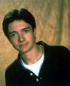 Topher Grace : TI4U_u1135910600.jpg