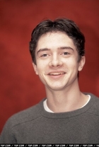 Topher Grace : TI4U_u1139767037.jpg