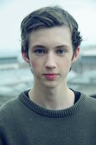 Troye Sivan : troye-sivan-1382374583.jpg