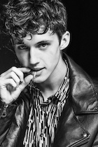 Troye Sivan : troye-sivan-1461003481.jpg