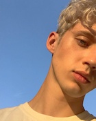 Troye Sivan : troye-sivan-1504238401.jpg