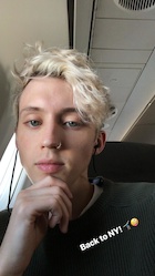 Troye Sivan : troye-sivan-1521787322.jpg