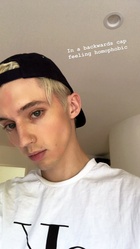 Troye Sivan : troye-sivan-1542429361.jpg