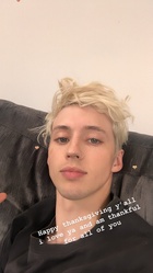 Troye Sivan : troye-sivan-1543051442.jpg