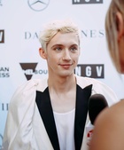 Troye Sivan : troye-sivan-1544936642.jpg