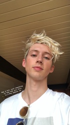 Troye Sivan : troye-sivan-1545920162.jpg