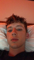 Troye Sivan : troye-sivan-1549494001.jpg