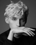 Troye Sivan : troye-sivan-1552793041.jpg