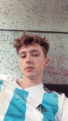 Troye Sivan : troye-sivan-1553821741.jpg