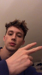 Troye Sivan : troye-sivan-1553823362.jpg