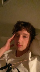 Troye Sivan : troye-sivan-1576470782.jpg