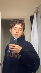 Troye Sivan : troye-sivan-1589782321.jpg