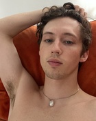 Troye Sivan : troye-sivan-1600321861.jpg