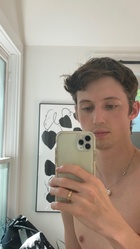 Troye Sivan : troye-sivan-1601155982.jpg