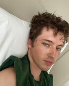 Troye Sivan : troye-sivan-1604180341.jpg