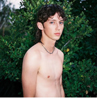 Troye Sivan : troye-sivan-1613597198.jpg