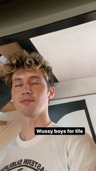 Troye Sivan : troye-sivan-1629560341.jpg