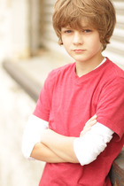 Ty Simpkins : ty-simpkins-1396976486.jpg