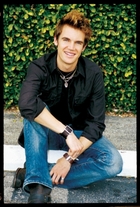 Tyler Hilton : TI4U_u1158614449.jpg