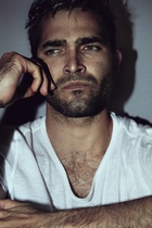 Tyler Hoechlin : tyler-hoechlin-1539275384.jpg