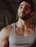 Tyler Hoechlin : tyler-hoechlin-1616434592.jpg