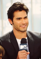 Tyler Hoechlin : tyler-hoechlin-1643332438.jpg