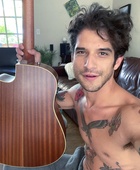 Tyler Posey : tyler-posey-1639160318.jpg