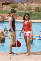 Vanessa Anne Hudgens : TI4U1407026411.jpg