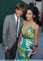 Vanessa Anne Hudgens : TI4U_u1181251329.jpg