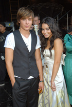 Vanessa Anne Hudgens : TI4U_u1188333971.jpg