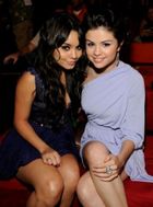 Vanessa Anne Hudgens : TI4U_u1260726855.jpg