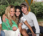 Vanessa Anne Hudgens : TI4U_u1262625027.jpg