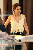 Vanessa Anne Hudgens : vanessa-anne-hudgens-1364576908.jpg