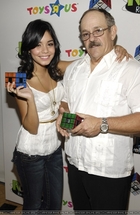 Vanessa Anne Hudgens : vanessa_anne_hudgens_1182101079.jpg