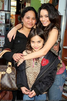 Vanessa Anne Hudgens : vanessa_anne_hudgens_1201116190.jpg