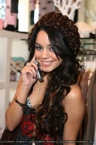 Vanessa Anne Hudgens : vanessa_anne_hudgens_1243105360.jpg