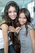 Vanessa Anne Hudgens : vanessa_anne_hudgens_1262656112.jpg