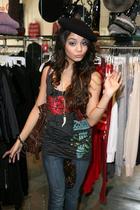 Vanessa Anne Hudgens : vanessa_anne_hudgens_1262656173.jpg