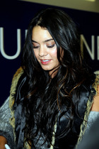 Vanessa Anne Hudgens : vanessa_anne_hudgens_1292784306.jpg